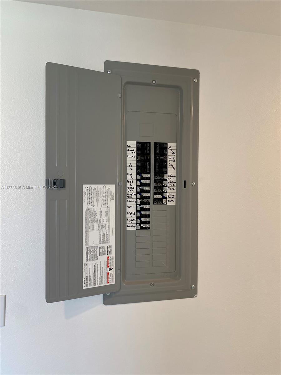 PARKWAY MANOR - Residential