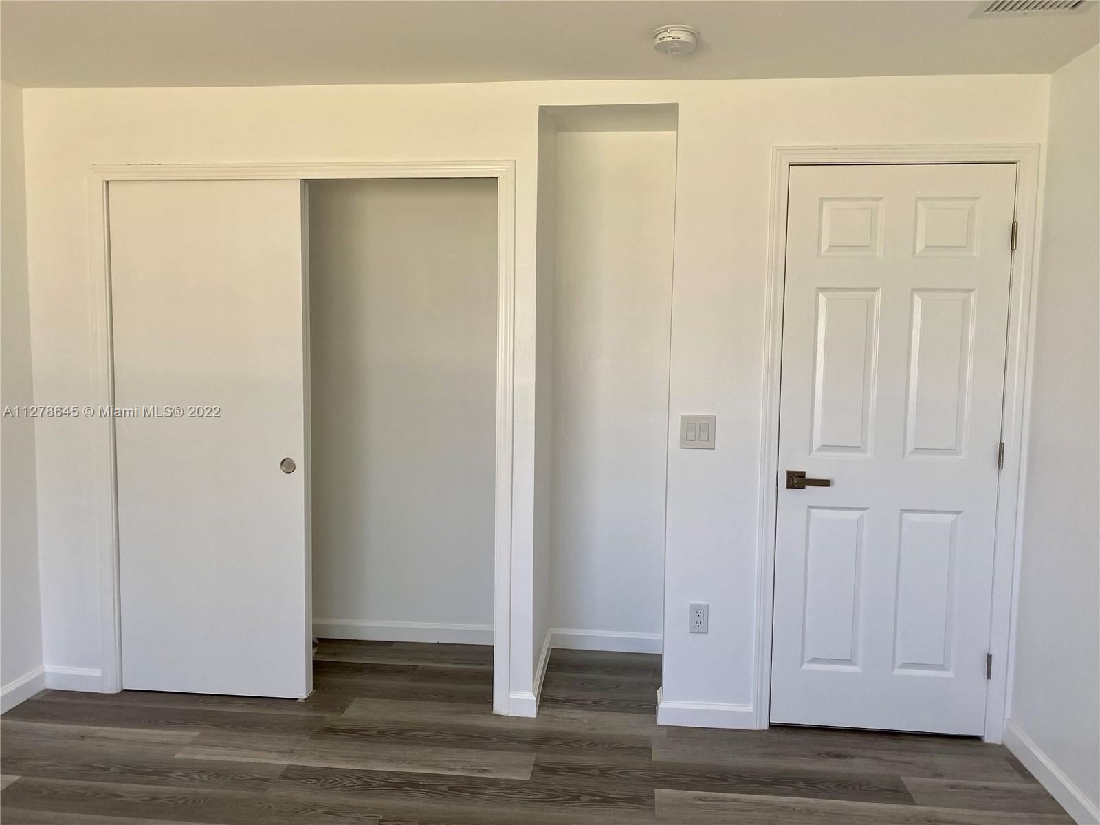 PARKWAY MANOR - Residential