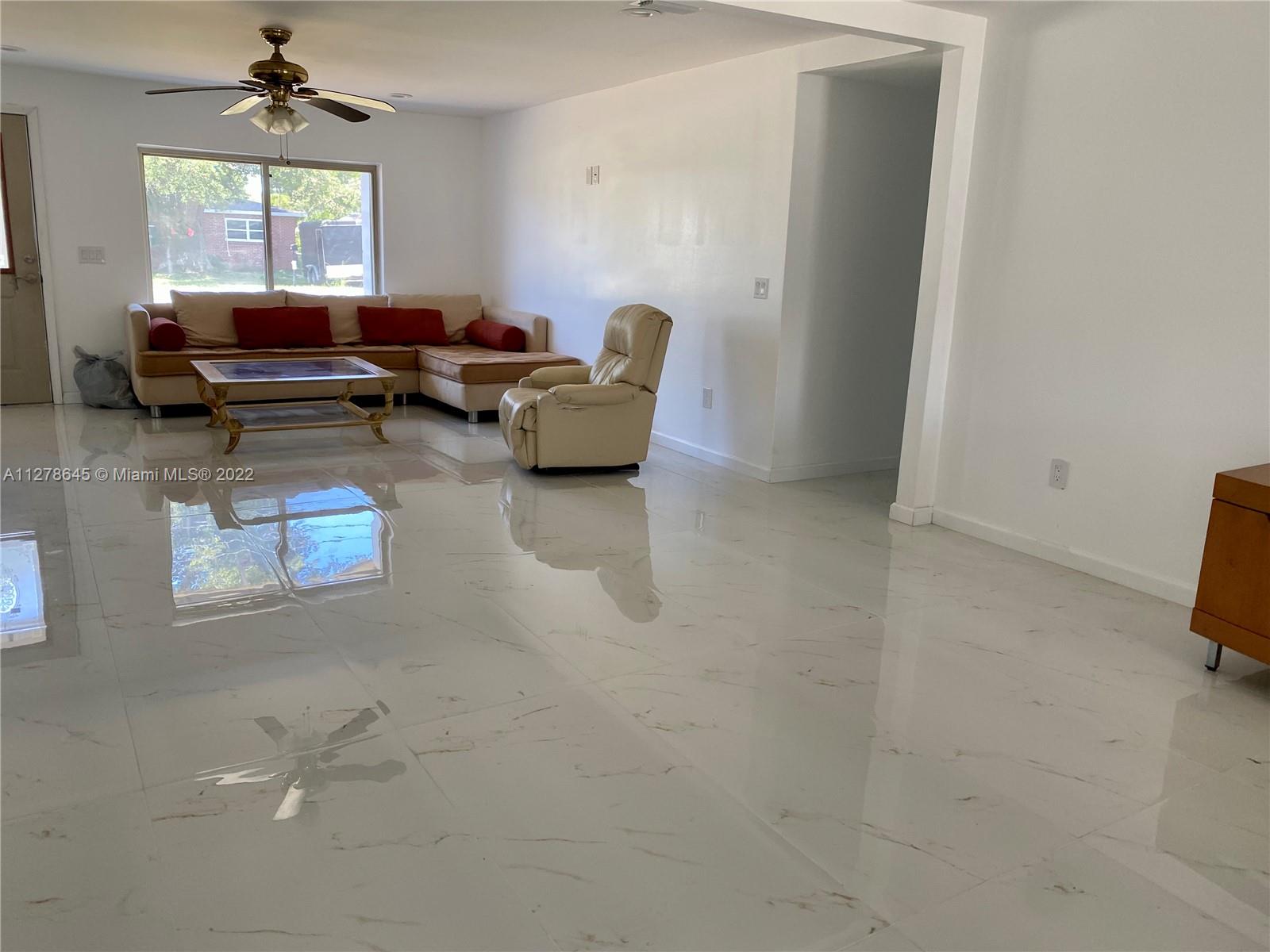 PARKWAY MANOR - Residential