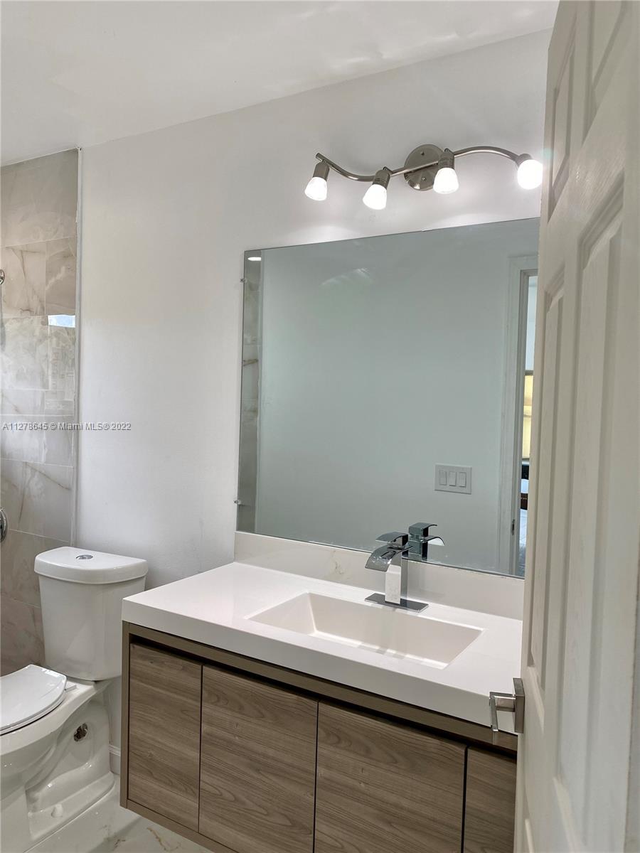 PARKWAY MANOR - Residential