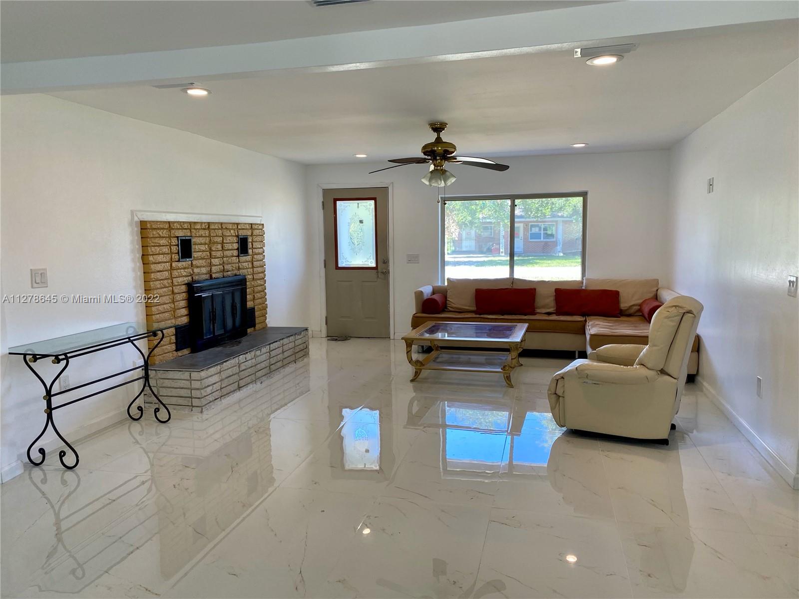 PARKWAY MANOR - Residential