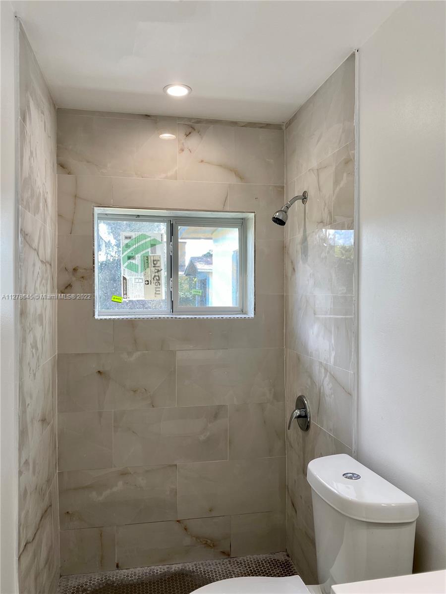 PARKWAY MANOR - Residential