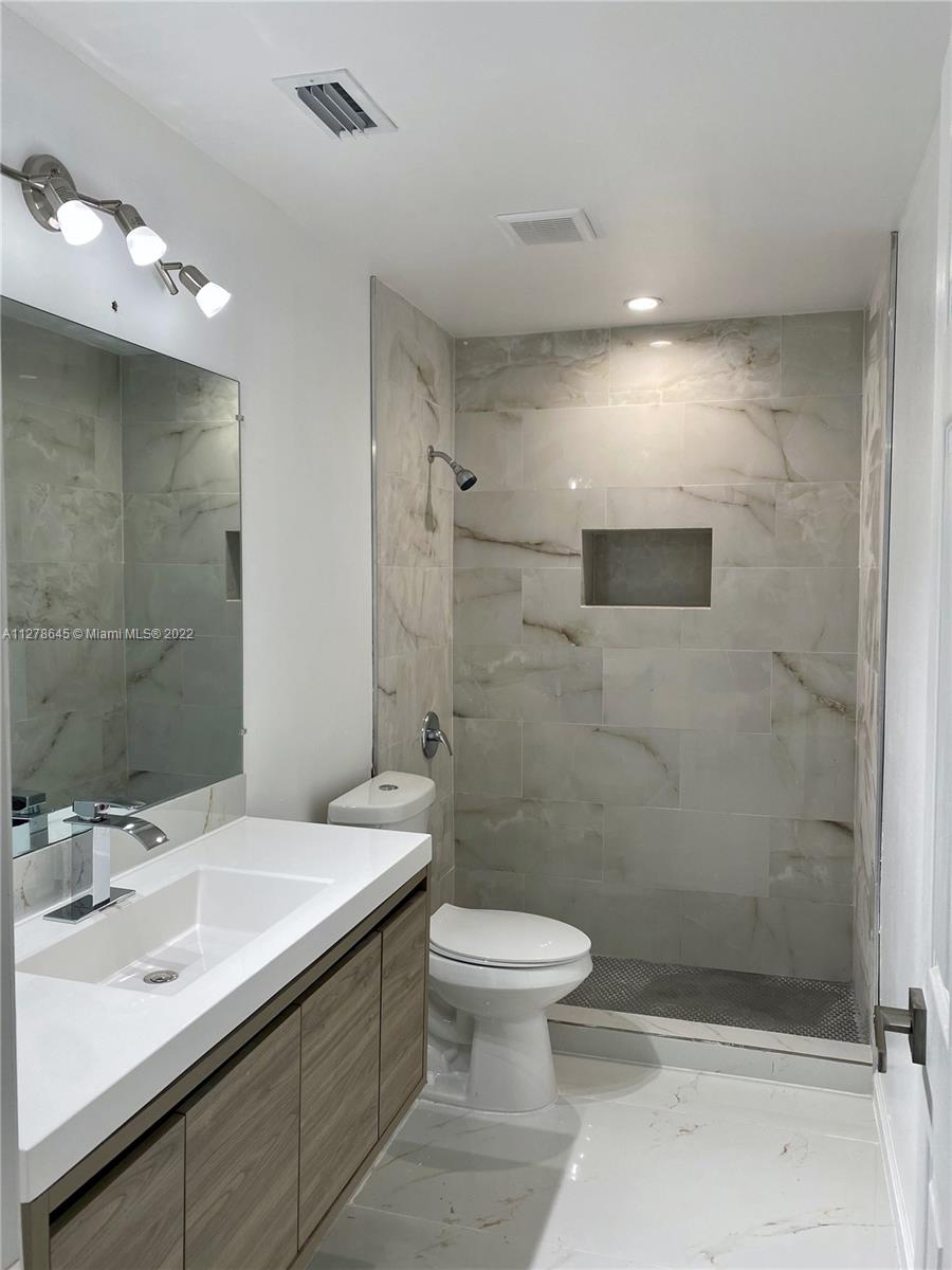 PARKWAY MANOR - Residential