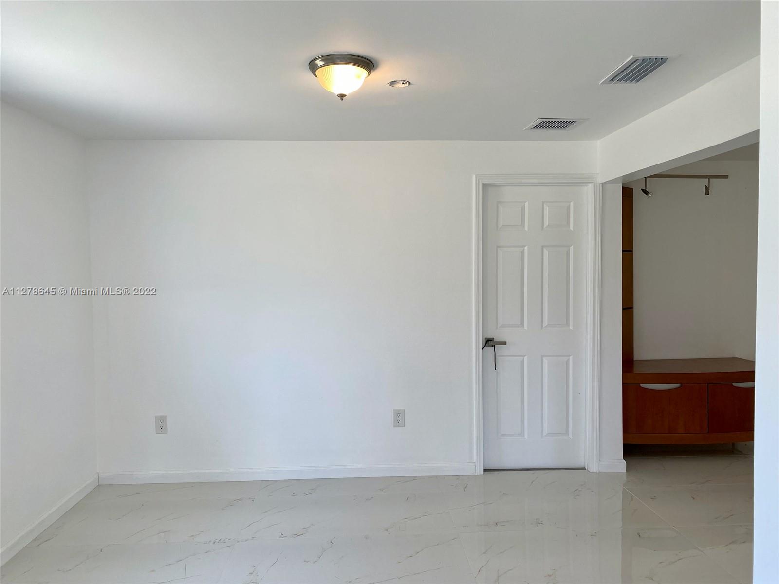 PARKWAY MANOR - Residential