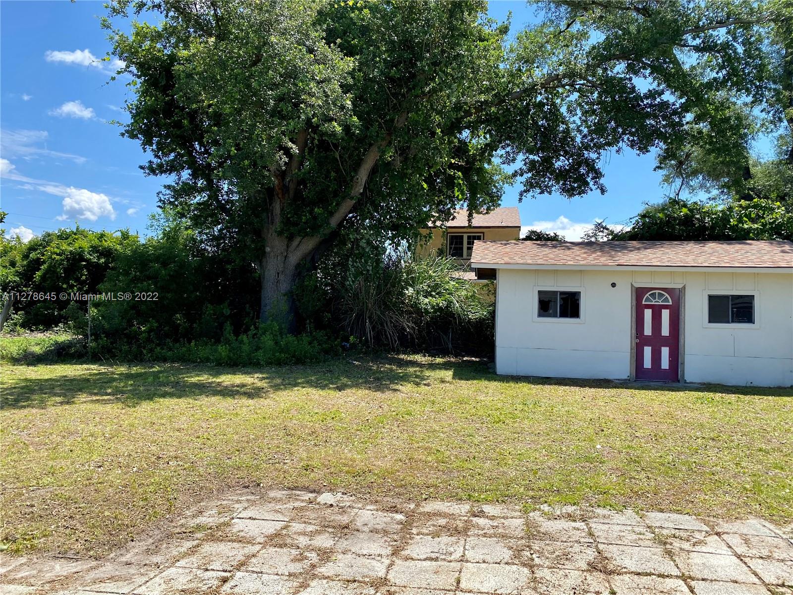 PARKWAY MANOR - Residential