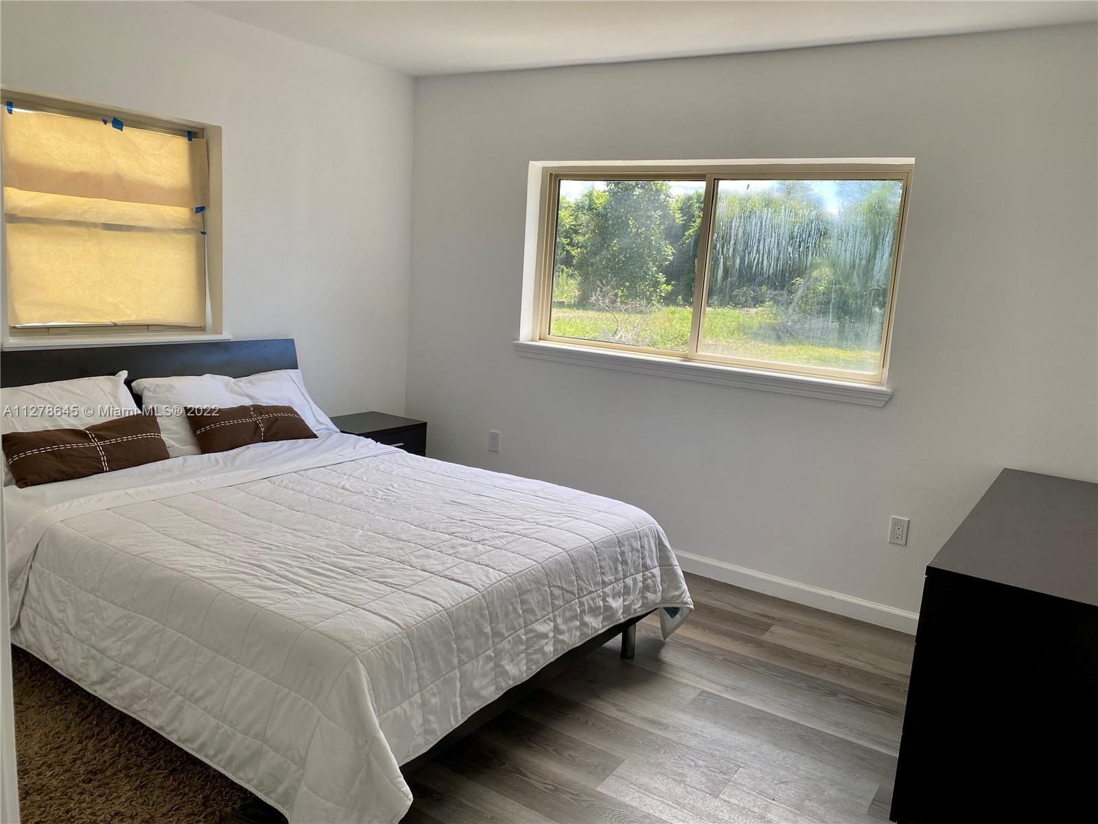 PARKWAY MANOR - Residential