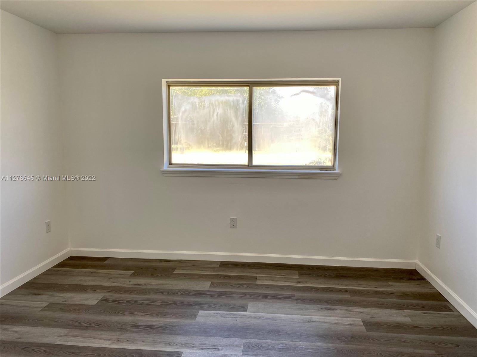 PARKWAY MANOR - Residential