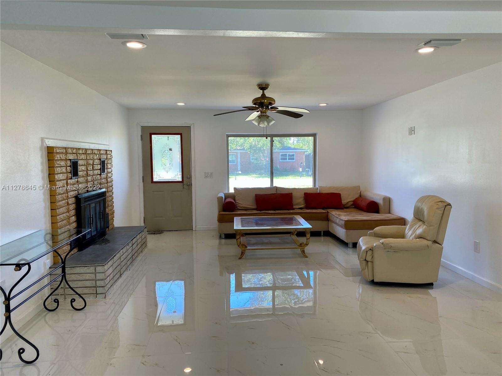 PARKWAY MANOR - Residential