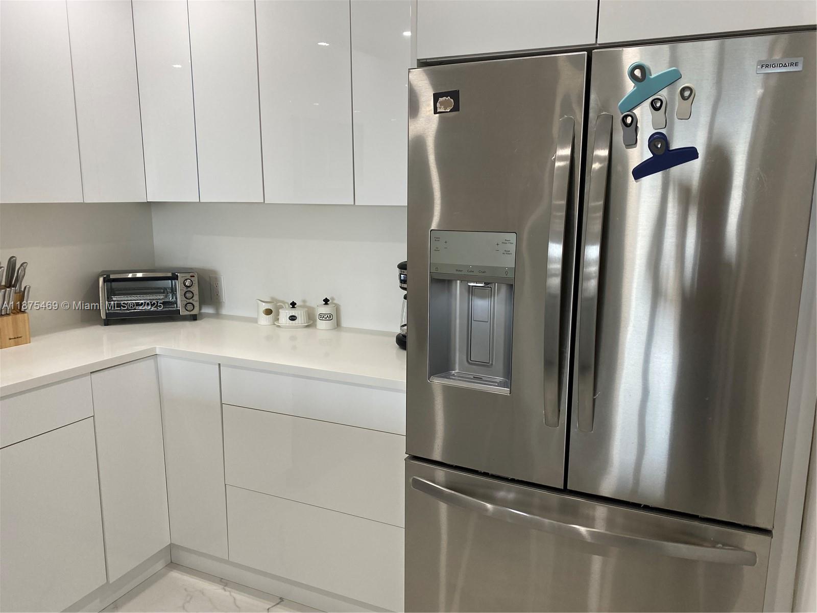 LEISURE TOWERS CONDO - Residential Lease