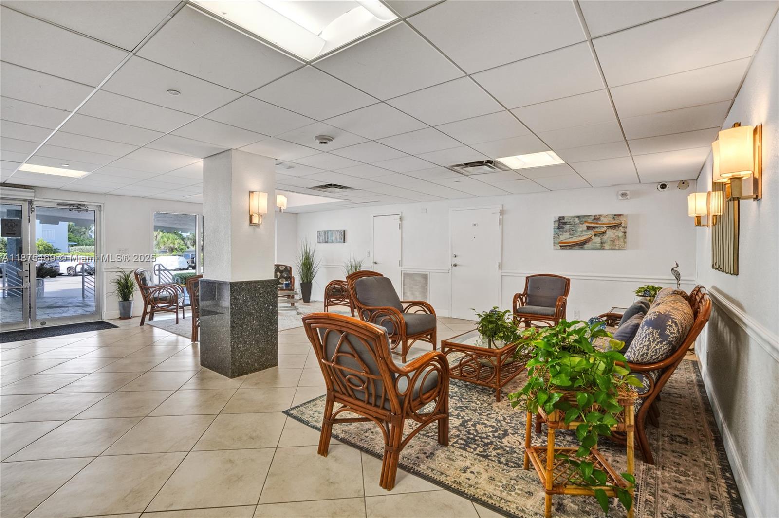 LEISURE TOWERS CONDO - Residential Lease