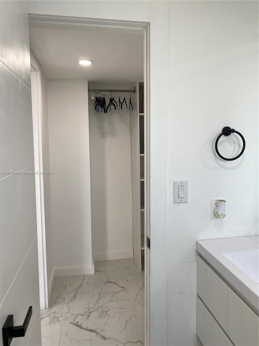 LEISURE TOWERS CONDO - Residential Lease