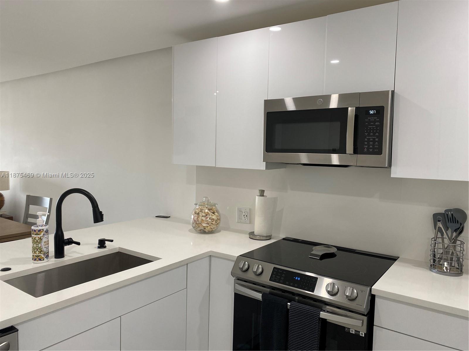 LEISURE TOWERS CONDO - Residential Lease