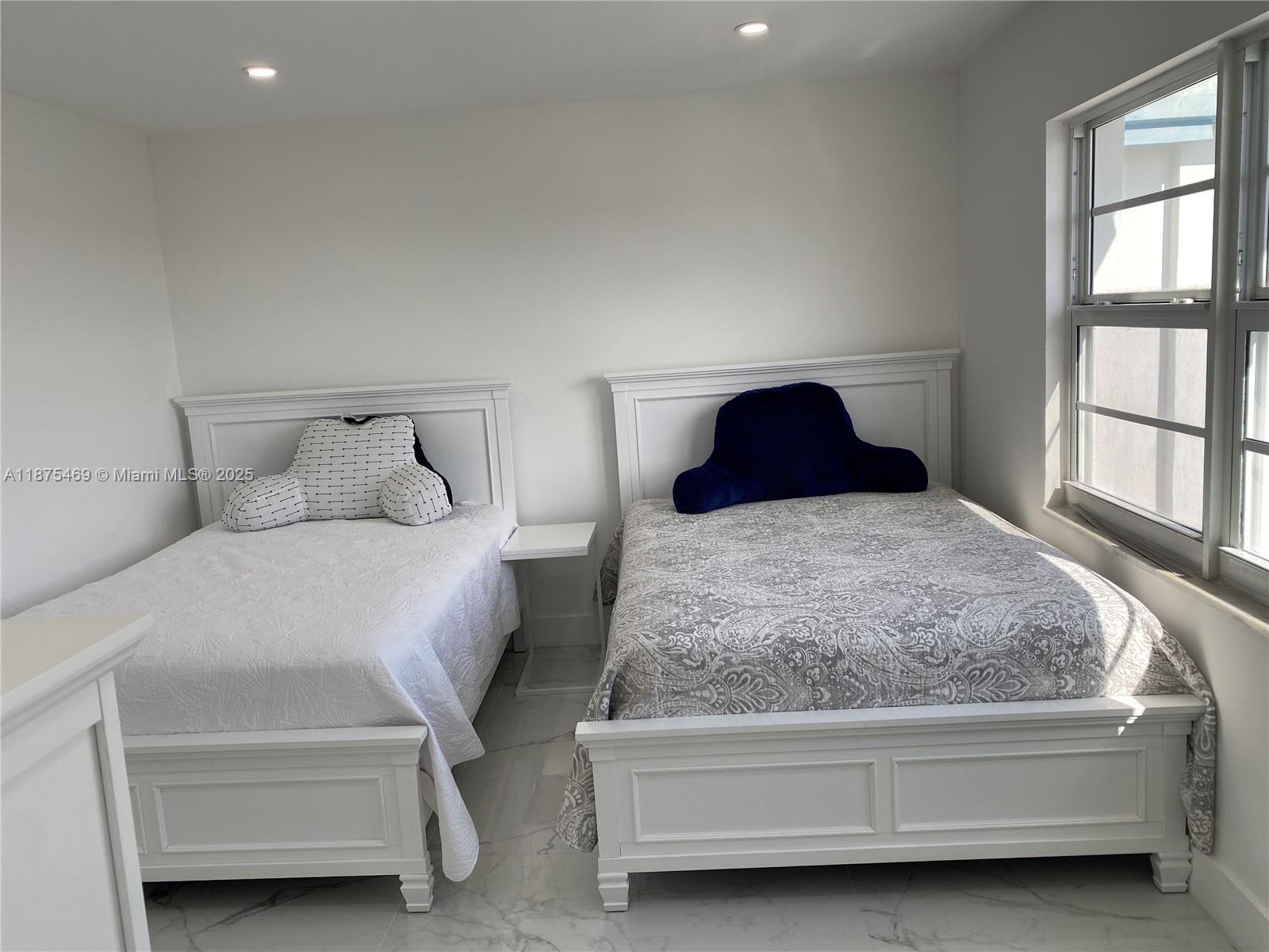 LEISURE TOWERS CONDO - Residential Lease