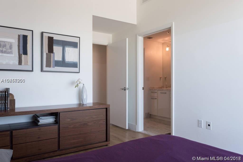 VIZCAYNE NORTH CONDO - Residential Lease