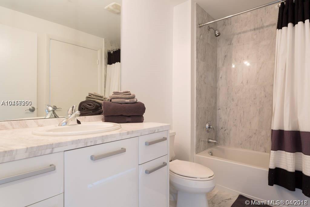 VIZCAYNE NORTH CONDO - Residential Lease