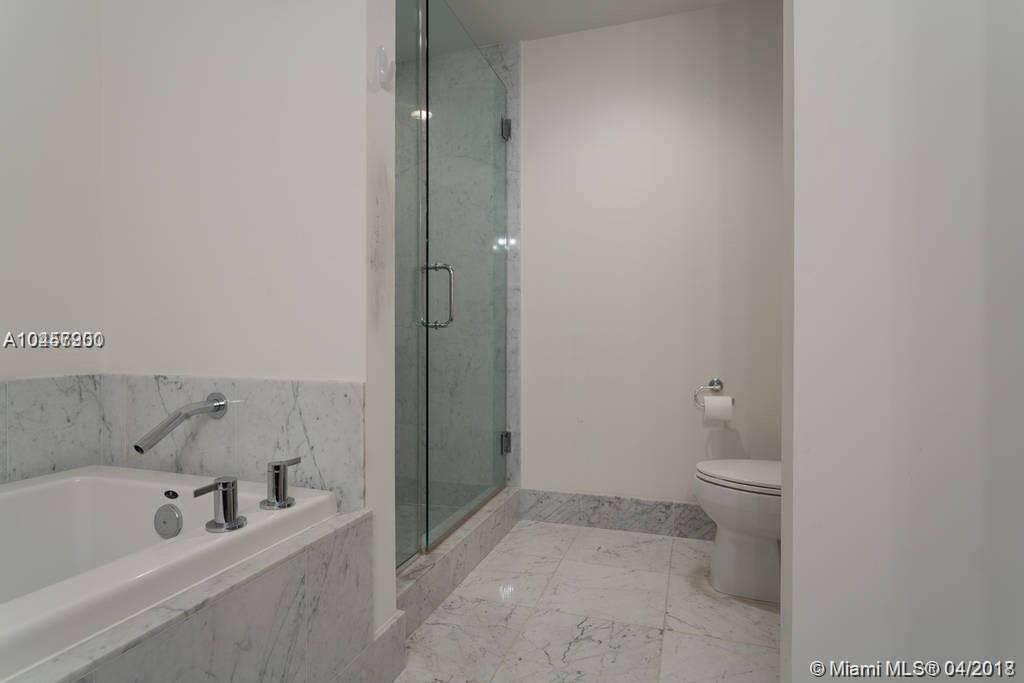 VIZCAYNE NORTH CONDO - Residential Lease