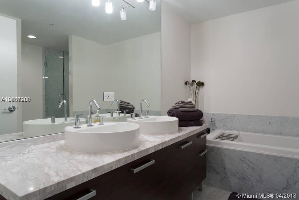 VIZCAYNE NORTH CONDO - Residential Lease