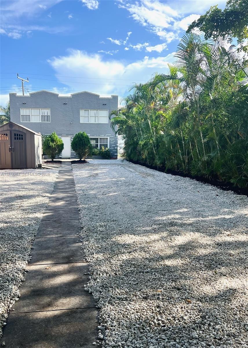 HOLLYWOOD - Residential Lease