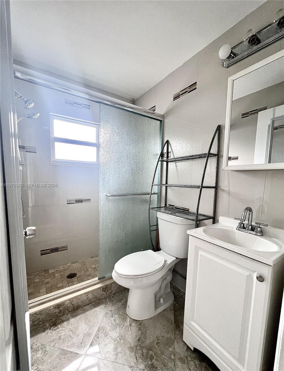 HOLLYWOOD - Residential Lease