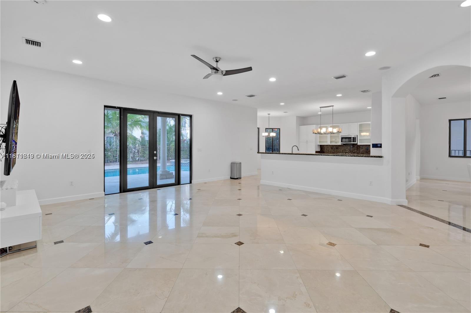 CUTLER CAY - Residential