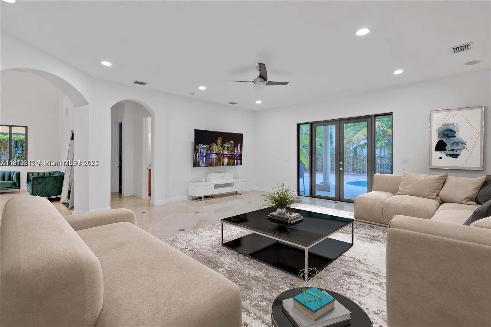 CUTLER CAY - Residential