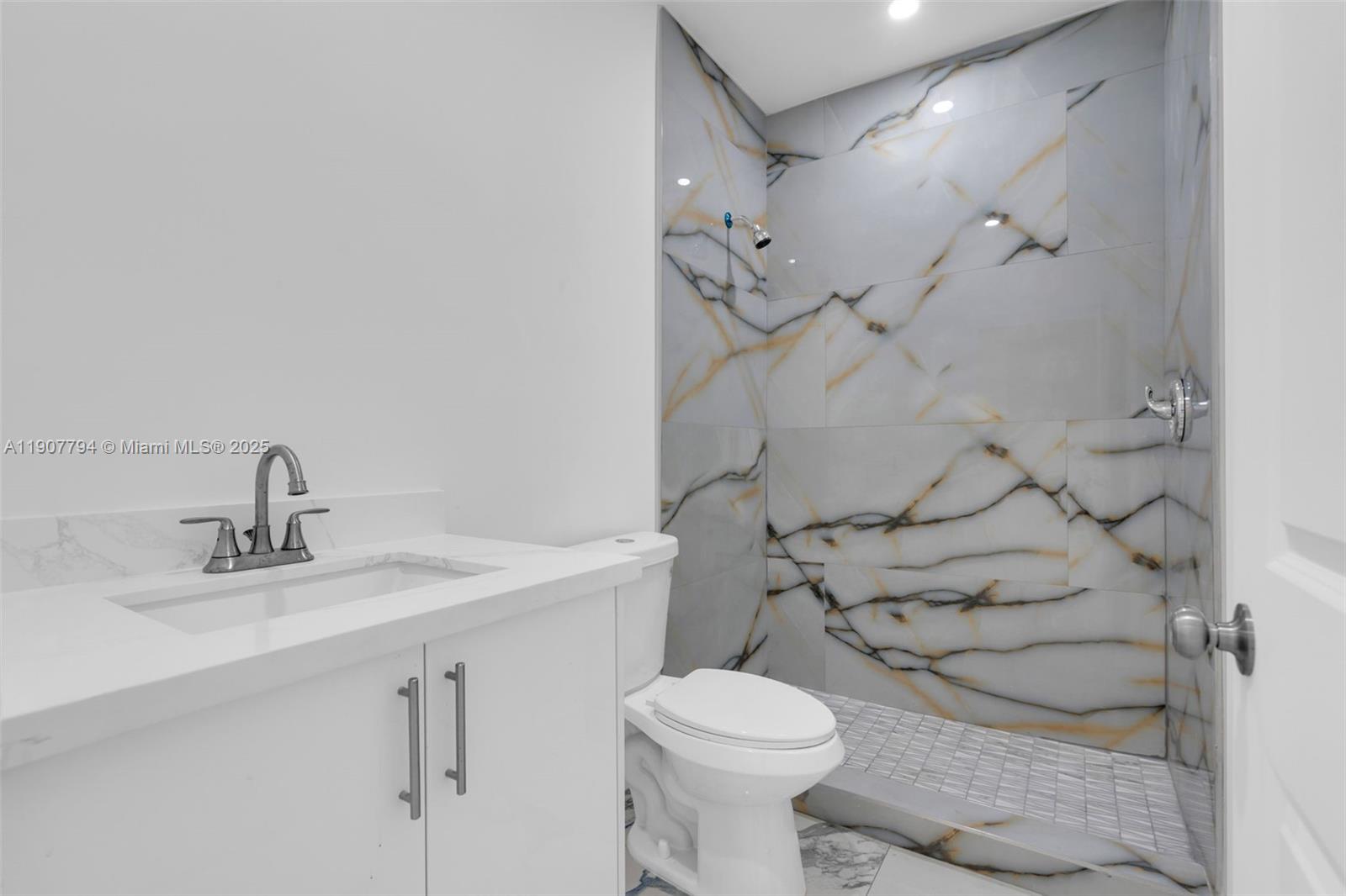 RICHARDS SUB - Residential Lease