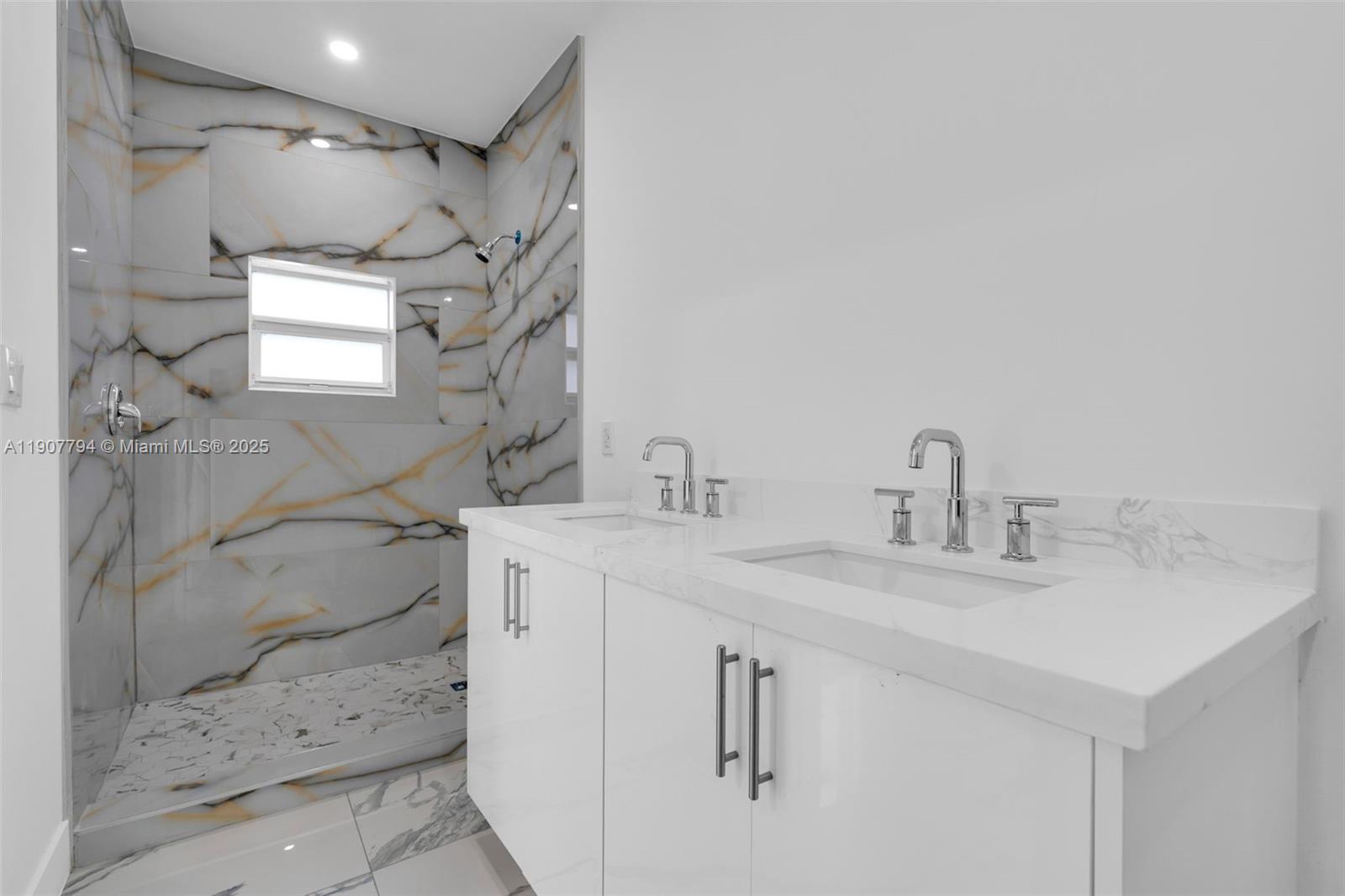 RICHARDS SUB - Residential Lease