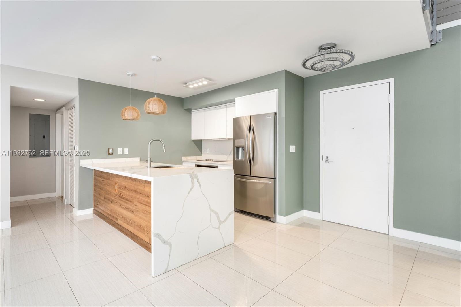 1111 SW 1st Ave 721-N