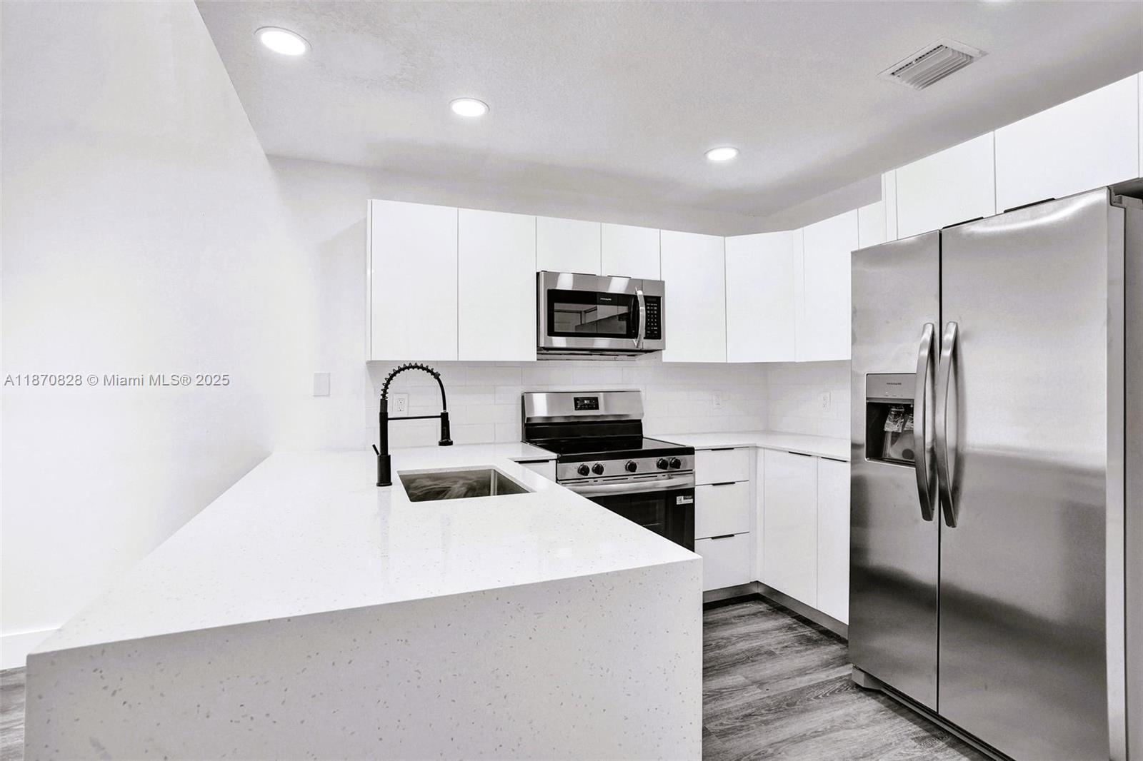 ROCK ISLAND LAND CORP - Residential