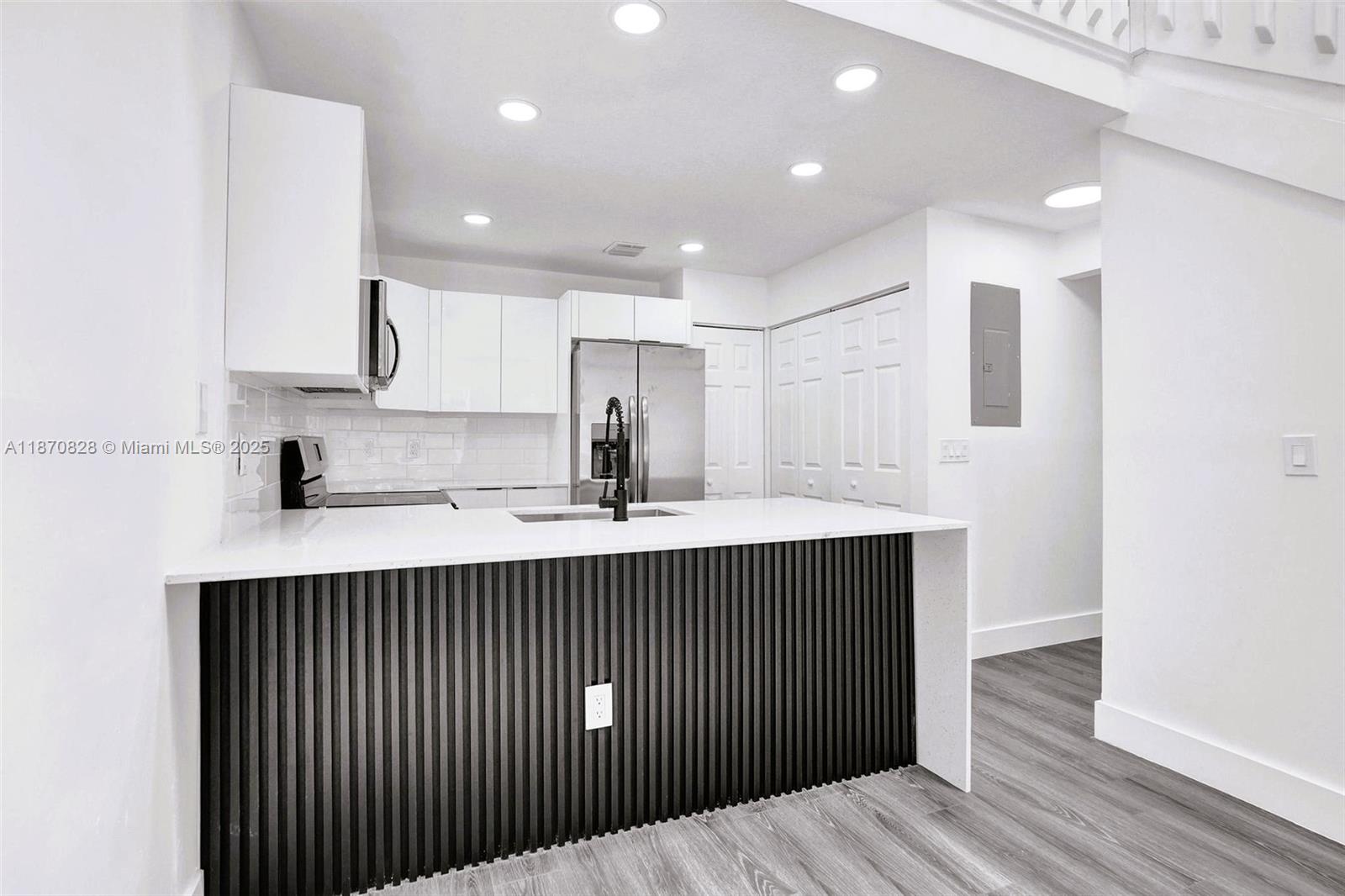 ROCK ISLAND LAND CORP - Residential