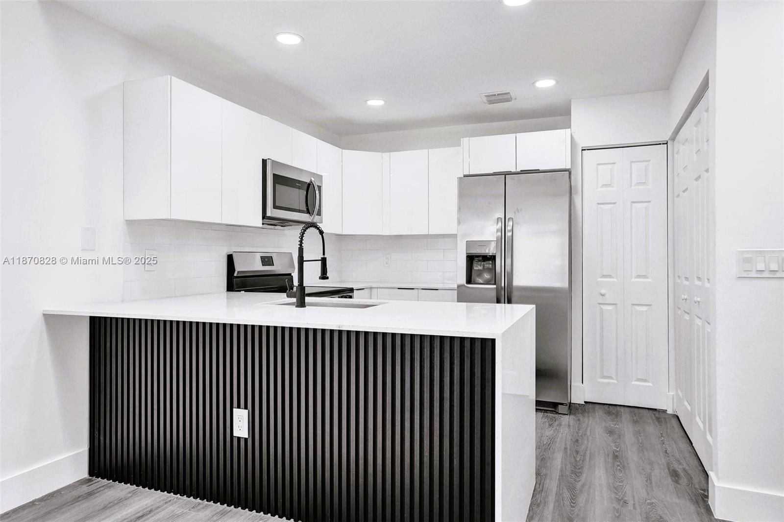 ROCK ISLAND LAND CORP - Residential