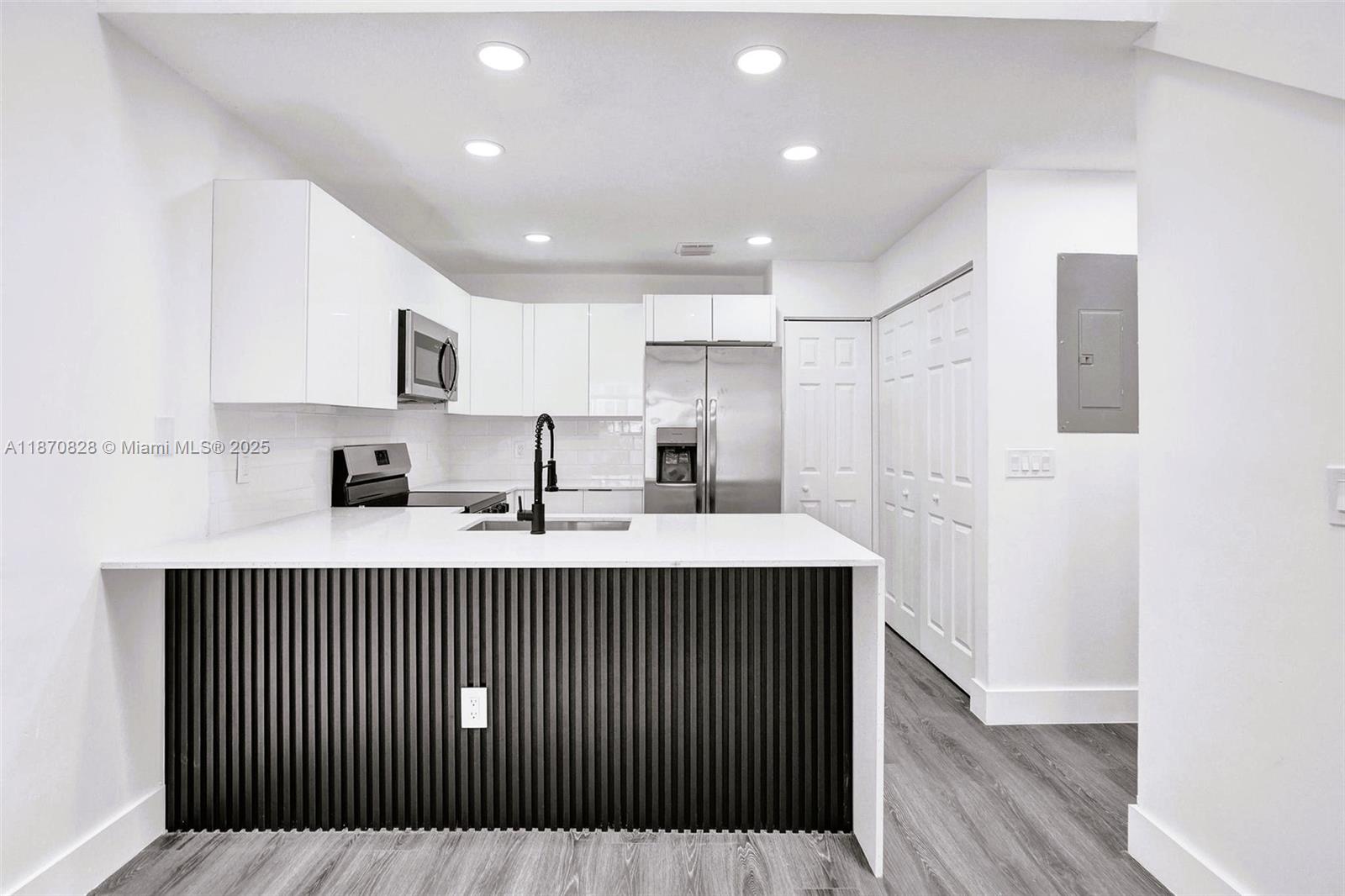 ROCK ISLAND LAND CORP - Residential