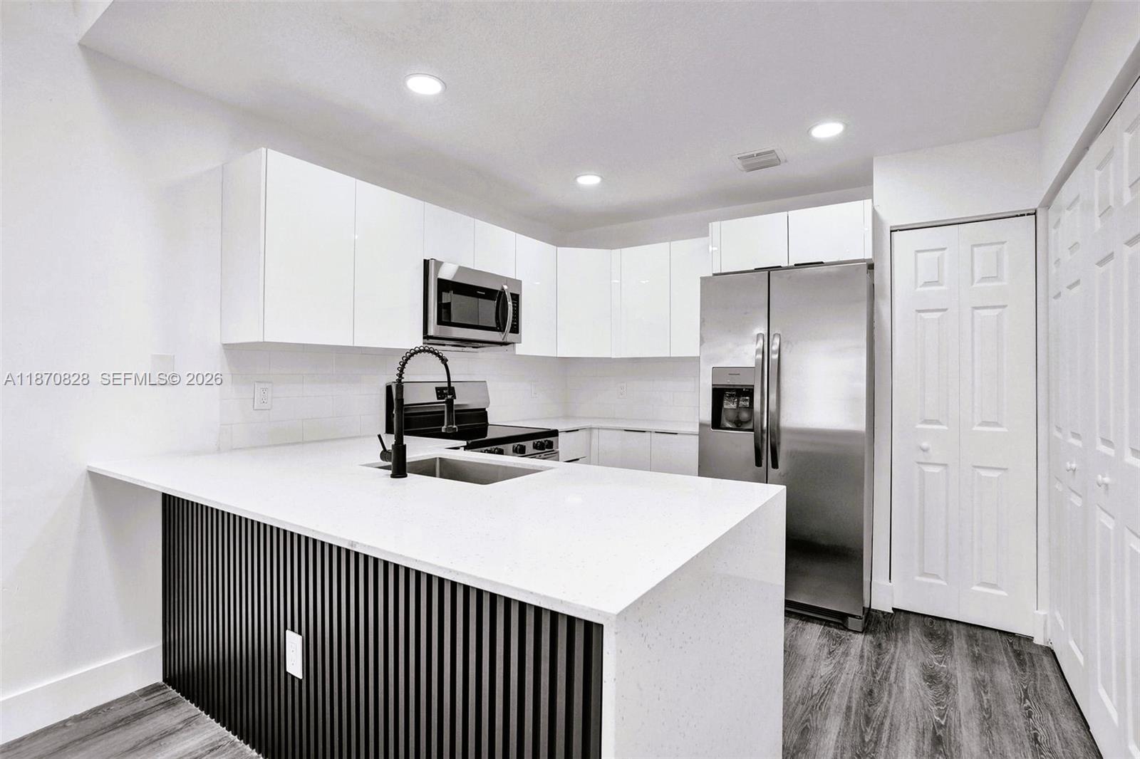 ROCK ISLAND LAND CORP - Residential
