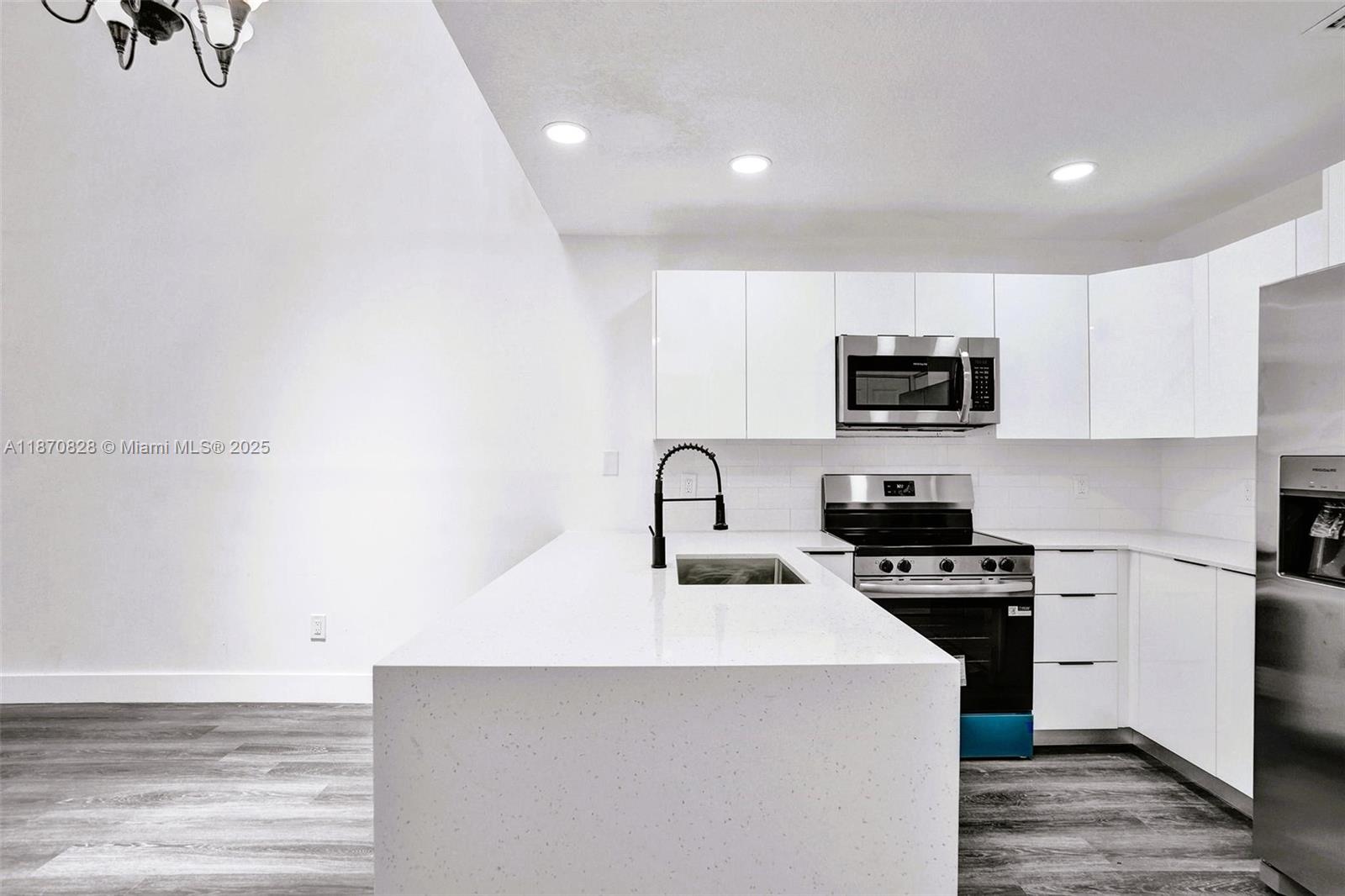 ROCK ISLAND LAND CORP - Residential