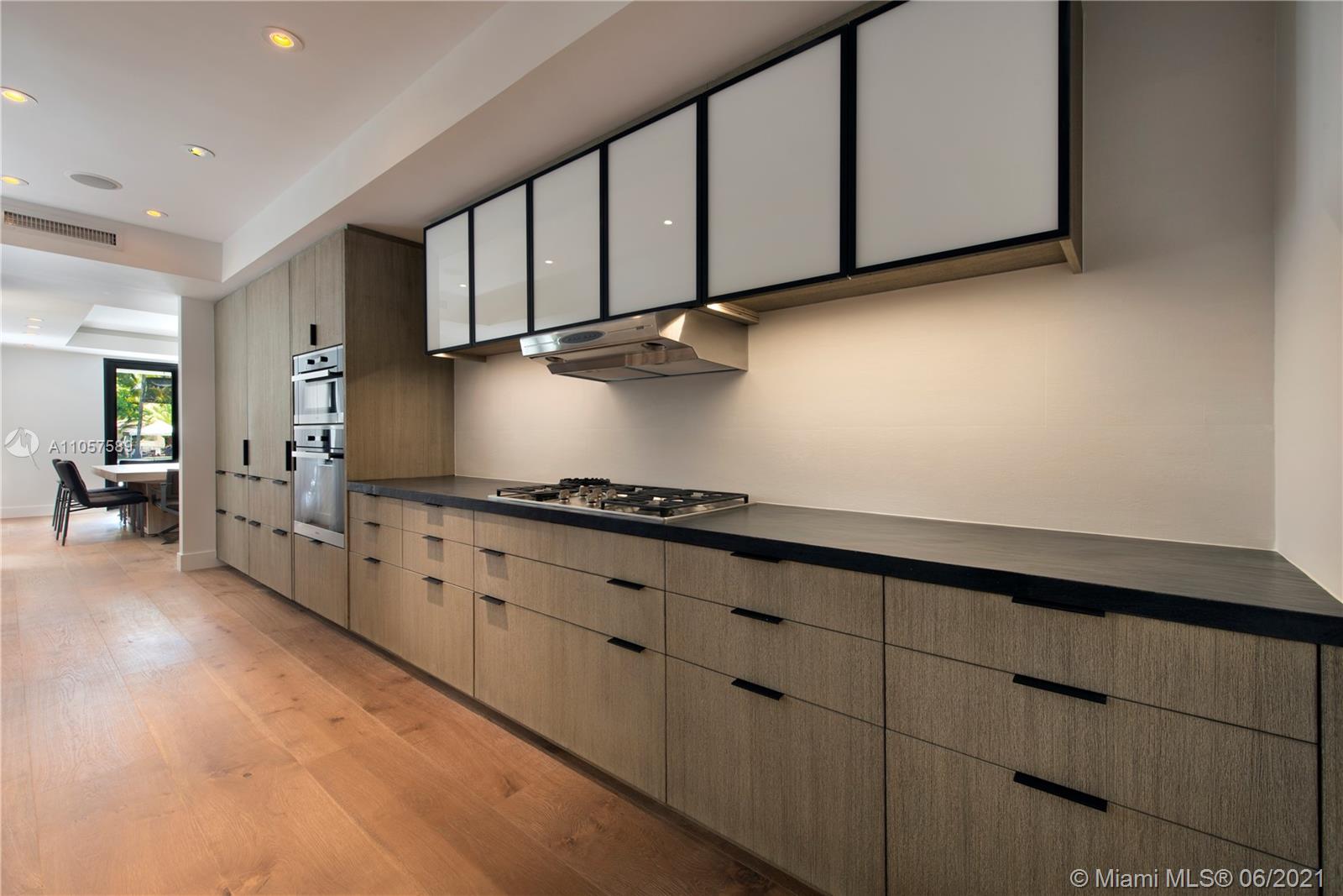 SUNSET ISLANDS-ISLAND NO - Residential