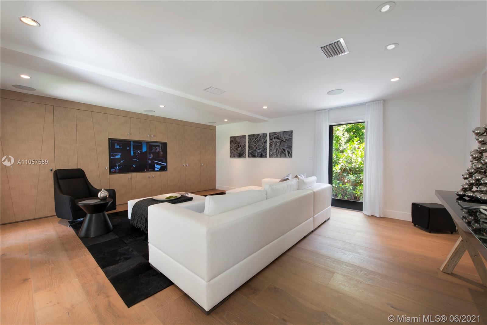 SUNSET ISLANDS-ISLAND NO - Residential