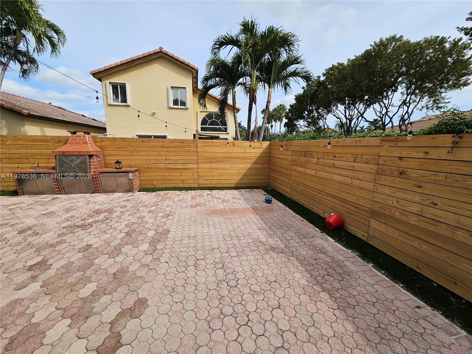 DORAL LANDINGS EAST - Residential Lease