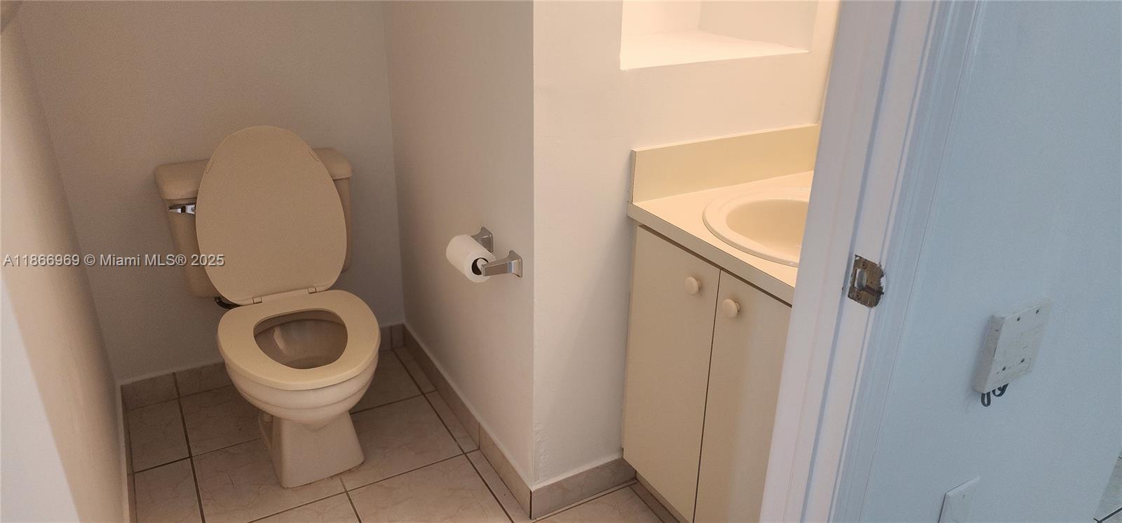 TIFFANY LAKES CONDO - Residential Lease