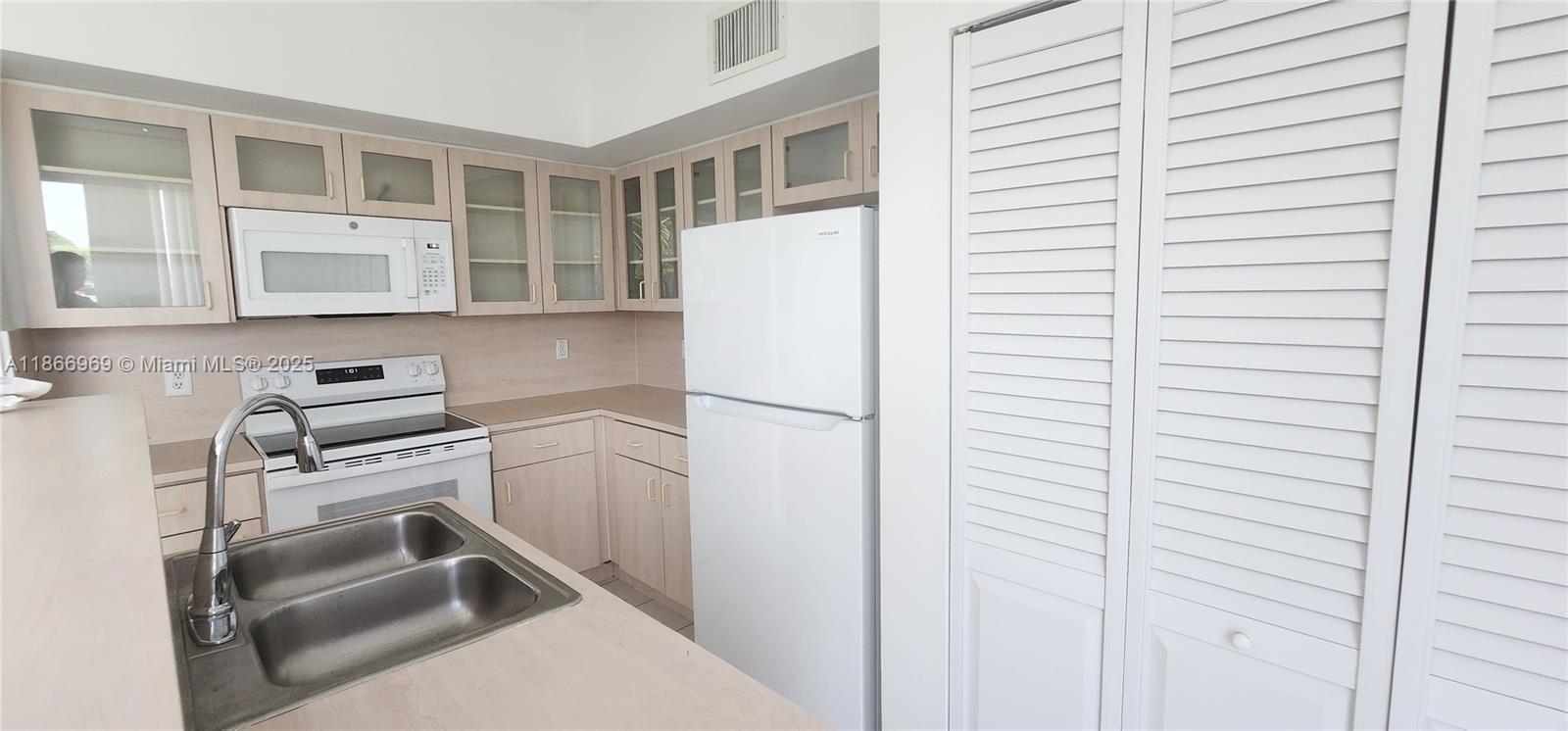 TIFFANY LAKES CONDO - Residential Lease