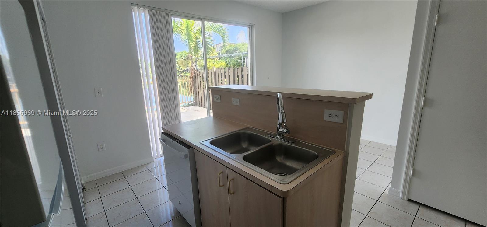 TIFFANY LAKES CONDO - Residential Lease