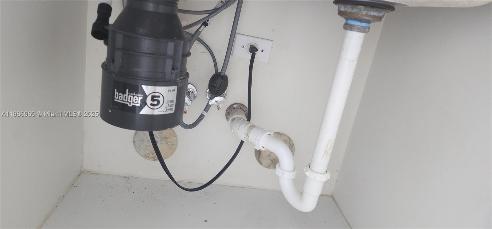 TIFFANY LAKES CONDO - Residential Lease