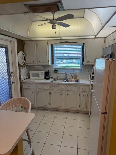 BEVERLY HILLS CONDO NUMBE - Residential