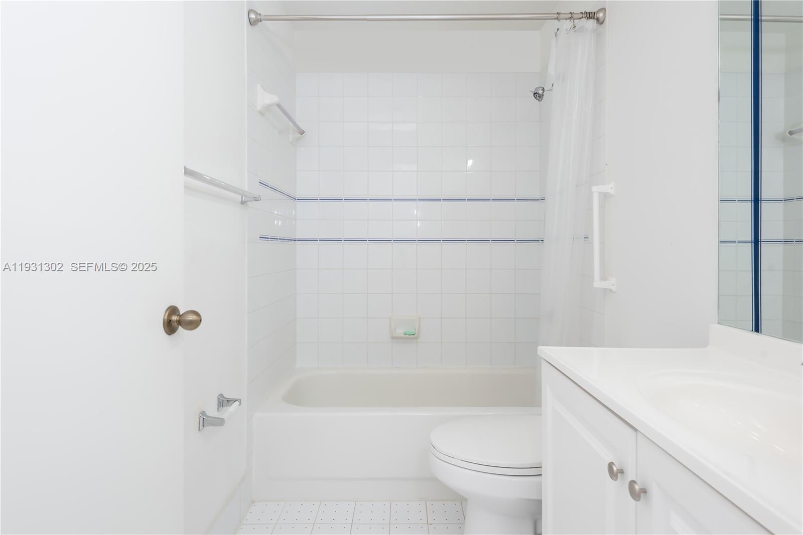 FLAMINGO ESTATES - Residential Lease