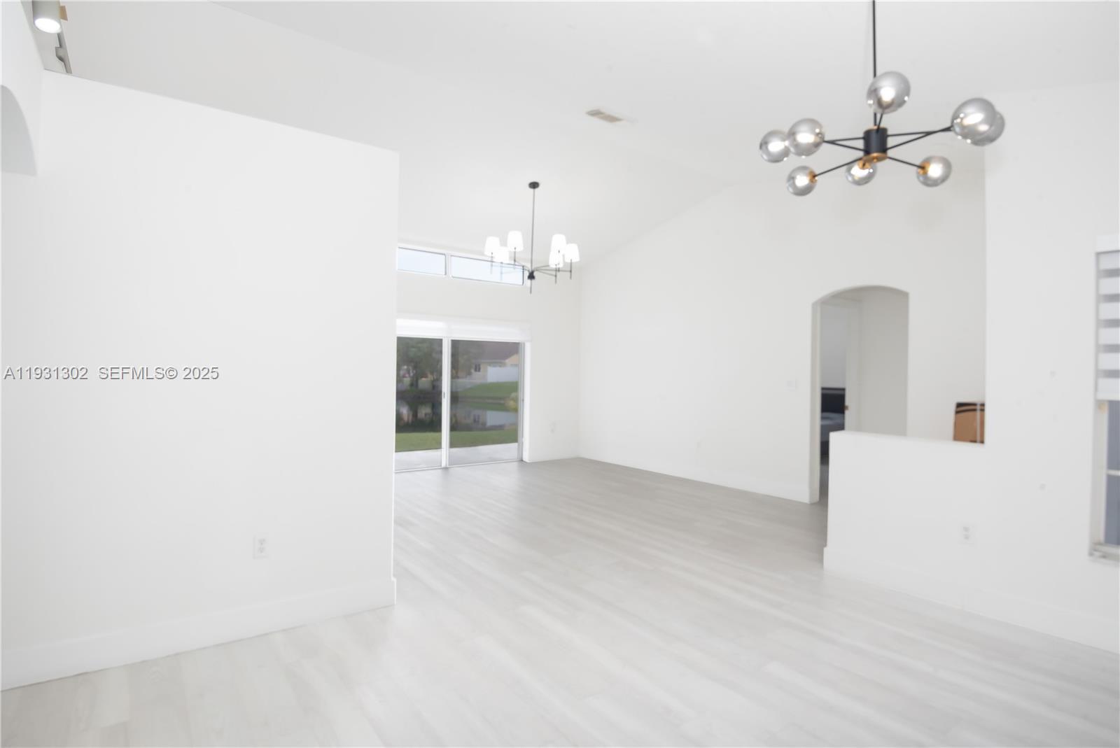 FLAMINGO ESTATES - Residential Lease