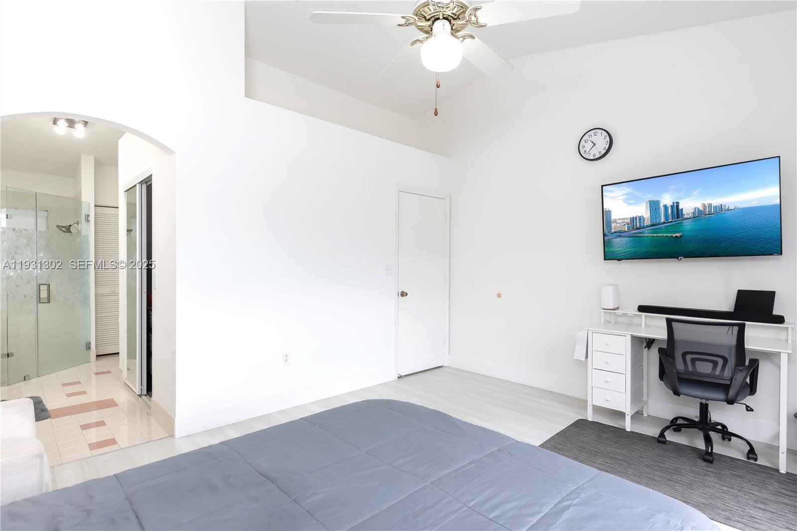 FLAMINGO ESTATES - Residential Lease