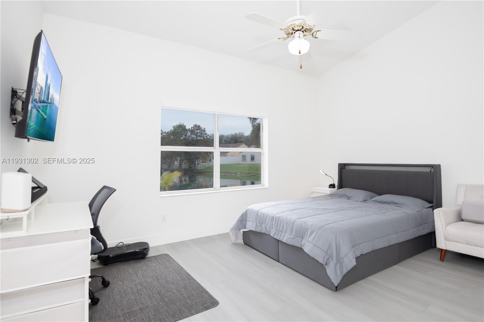 FLAMINGO ESTATES - Residential Lease