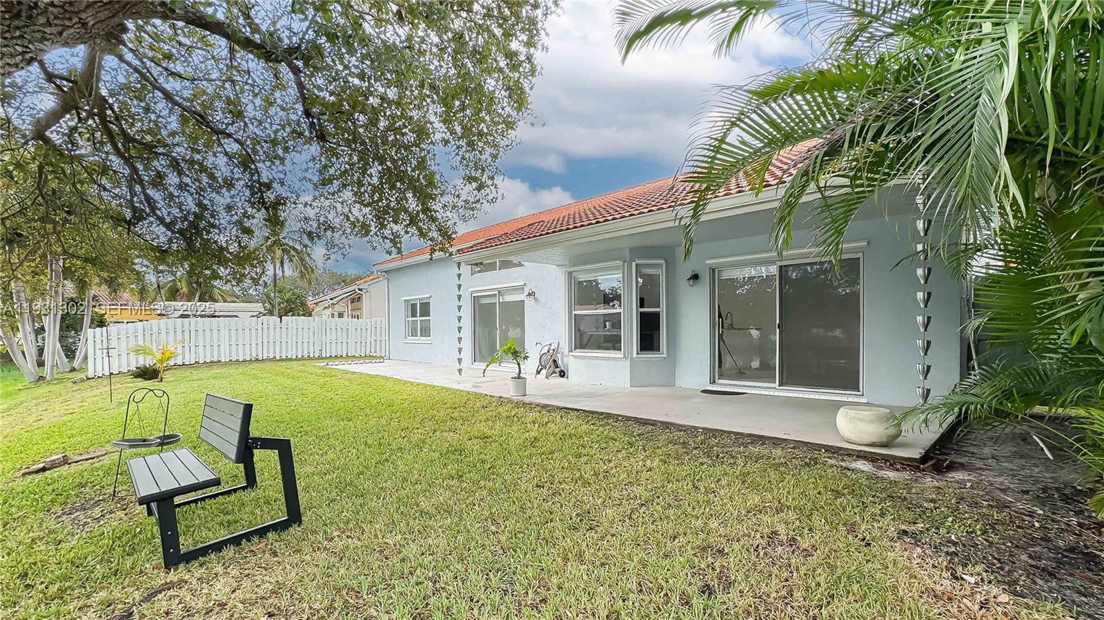 FLAMINGO ESTATES - Residential Lease