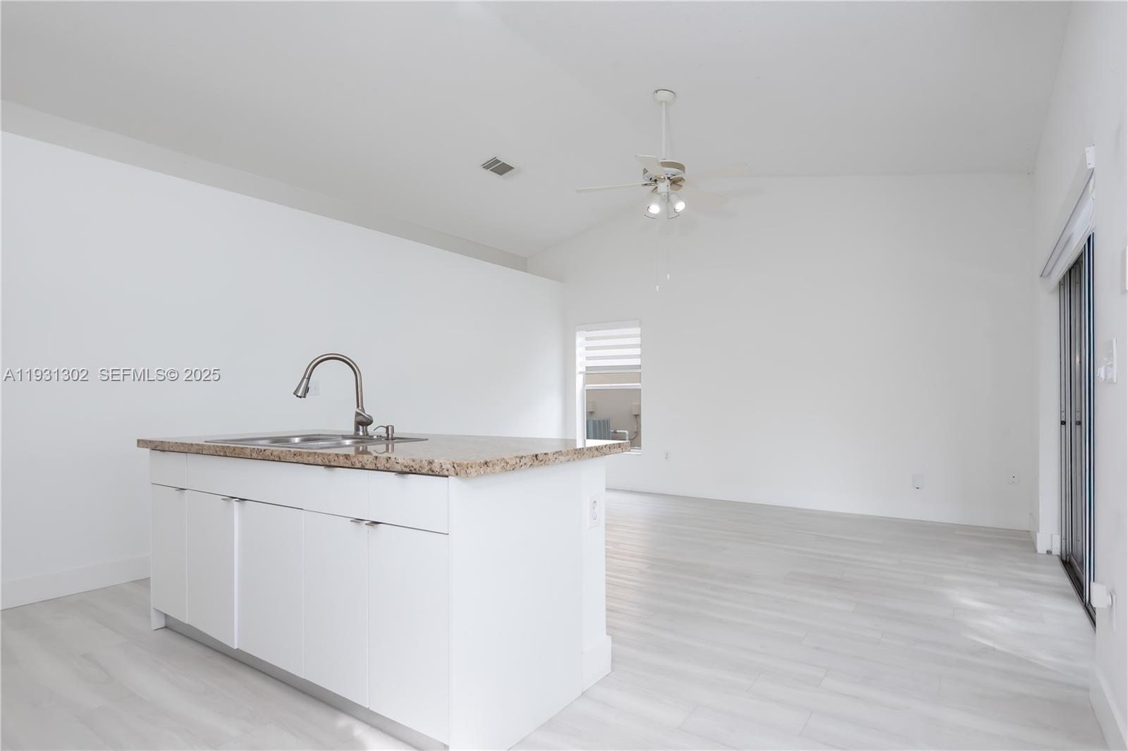 FLAMINGO ESTATES - Residential Lease