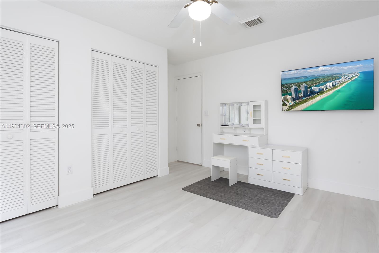 FLAMINGO ESTATES - Residential Lease