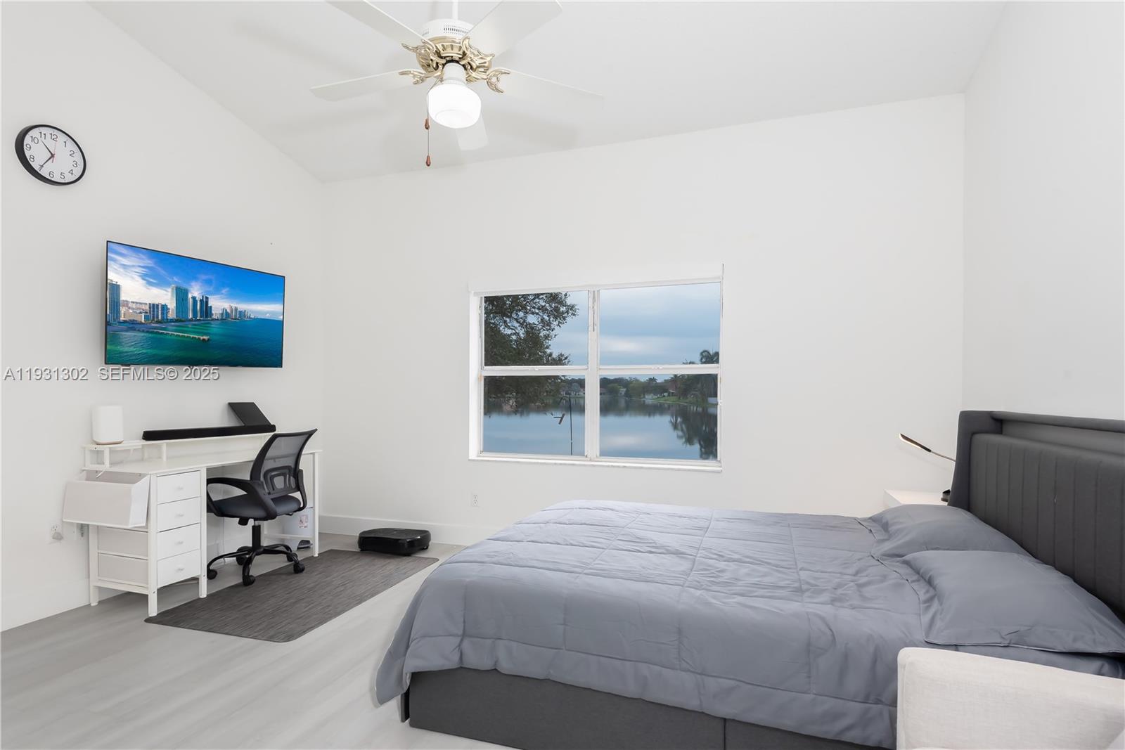 FLAMINGO ESTATES - Residential Lease